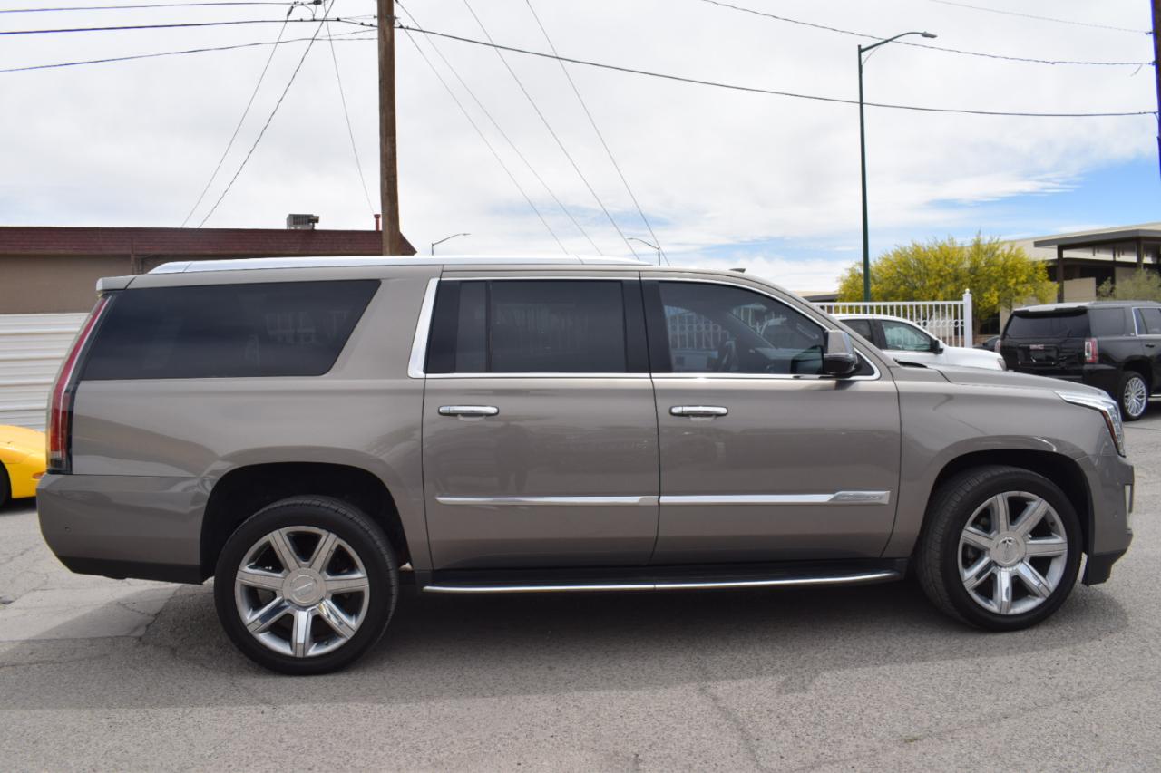 Cadillac Escalade ESV 2WD Luxury 2017