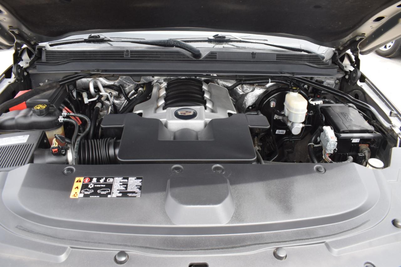 Cadillac Escalade ESV 2WD Luxury 2017