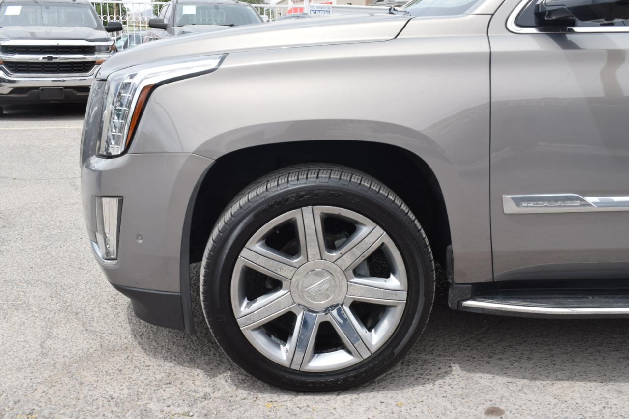 Cadillac Escalade ESV 2WD Luxury 2017