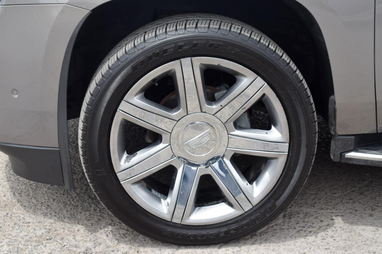 Cadillac Escalade ESV 2WD Luxury 2017