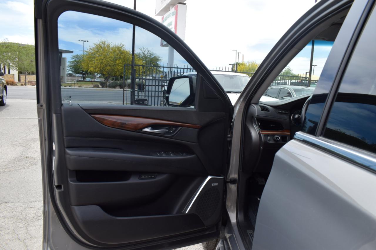 Cadillac Escalade ESV 2WD Luxury 2017