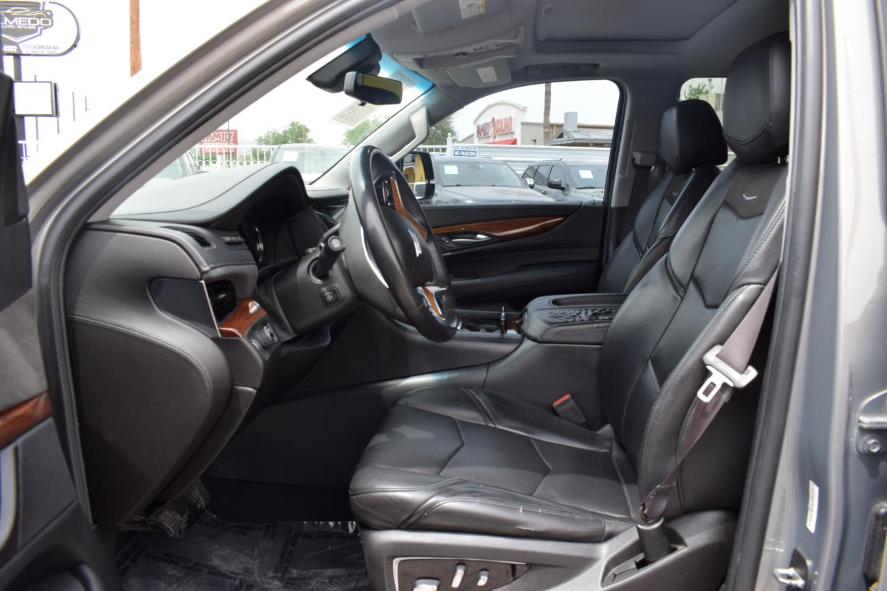 Cadillac Escalade ESV 2WD Luxury 2017