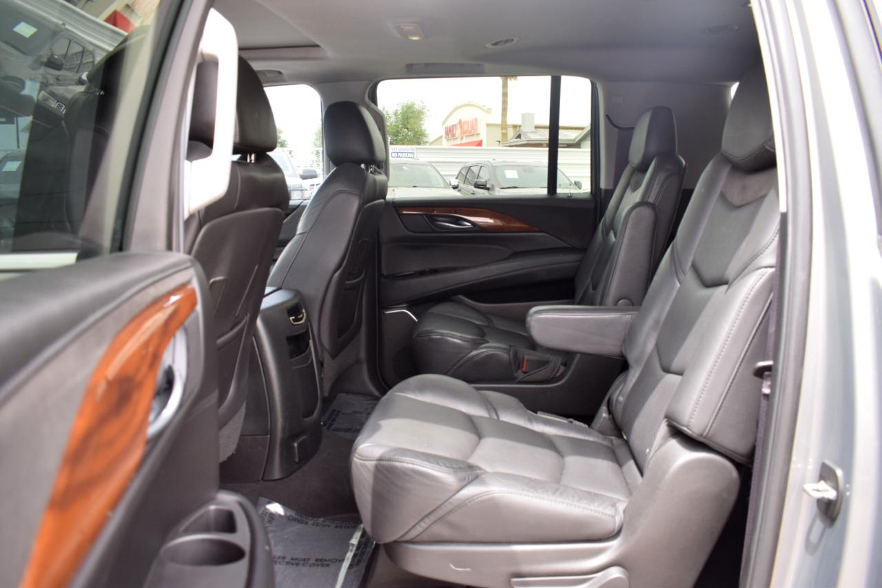 Cadillac Escalade ESV 2WD Luxury 2017