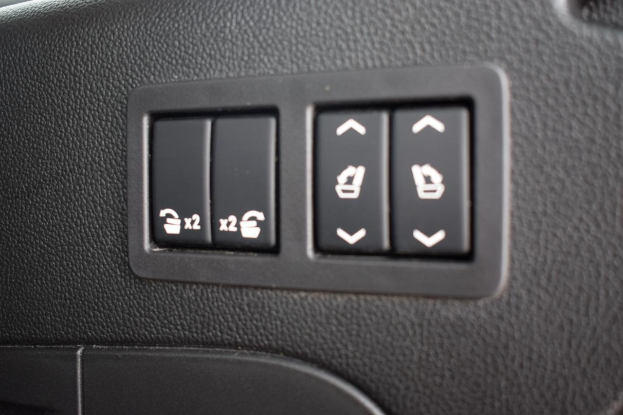 Cadillac Escalade ESV 2WD Luxury 2017