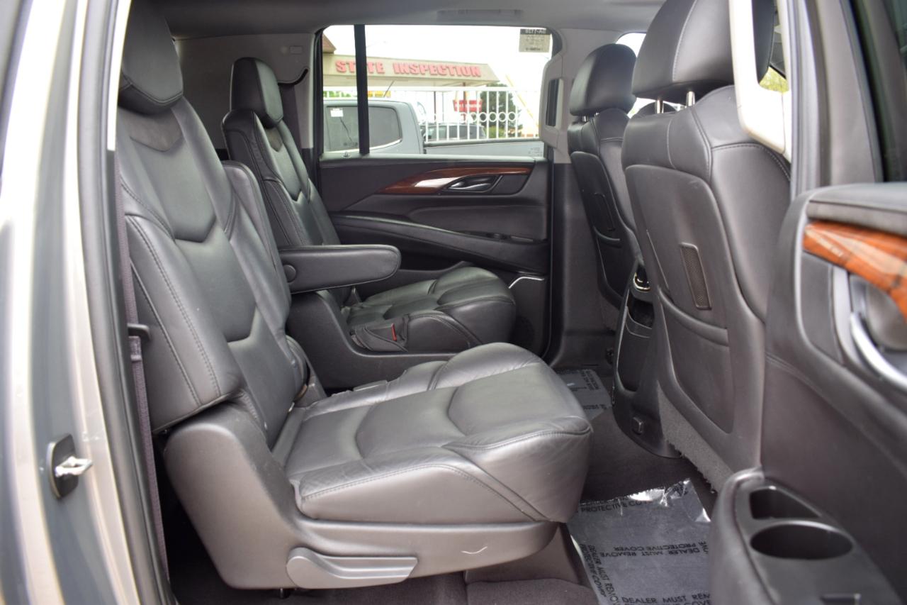 Cadillac Escalade ESV 2WD Luxury 2017