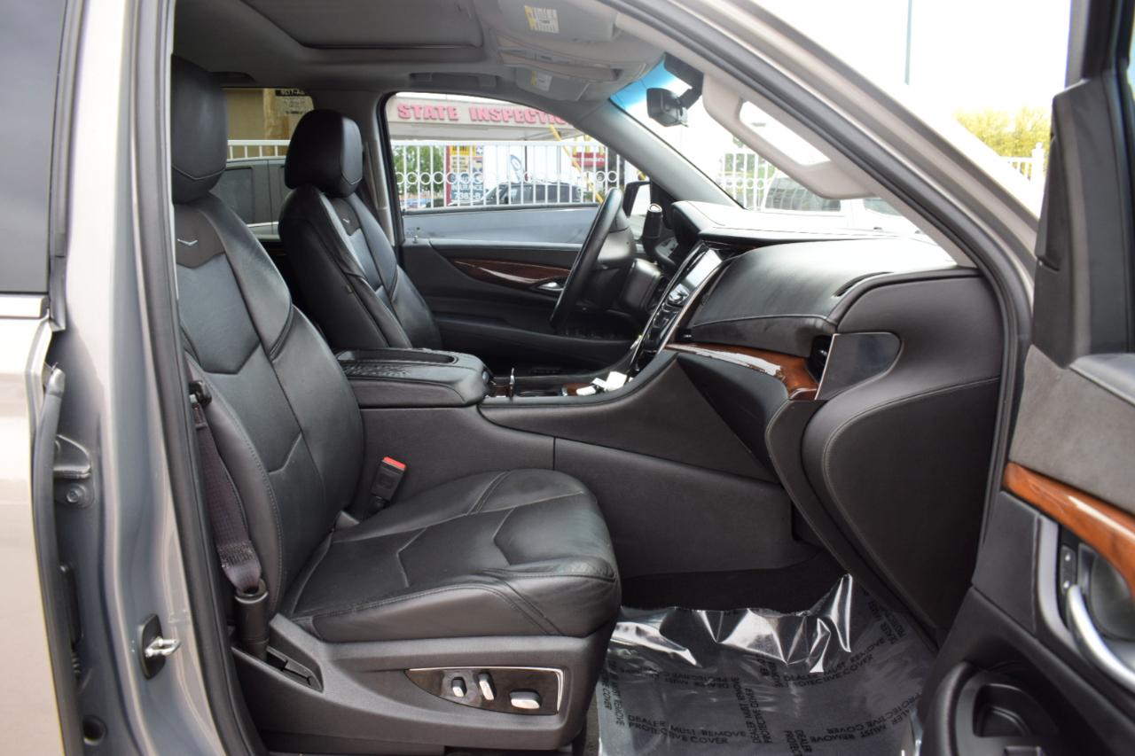 Cadillac Escalade ESV 2WD Luxury 2017