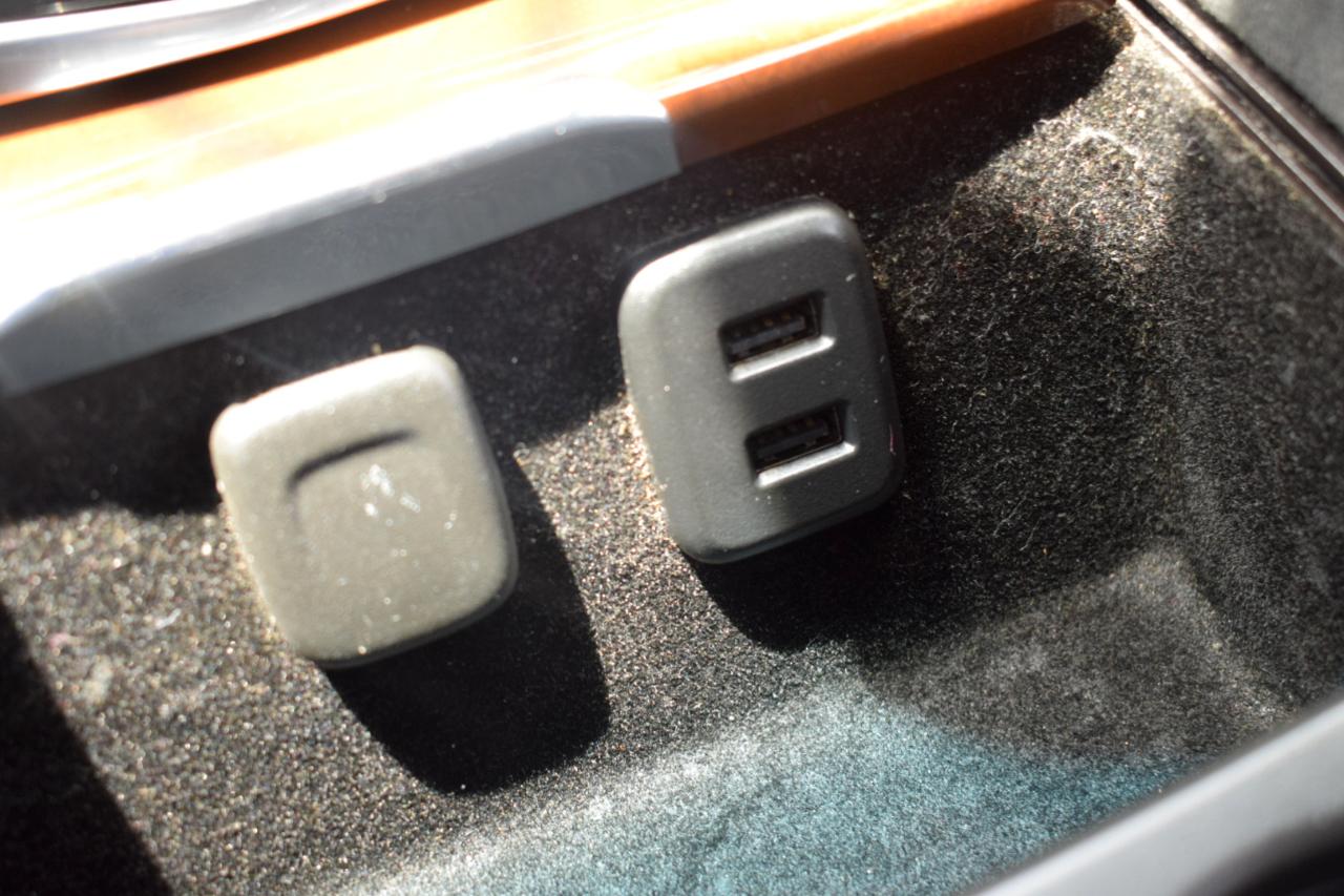 Cadillac Escalade ESV 2WD Luxury 2017