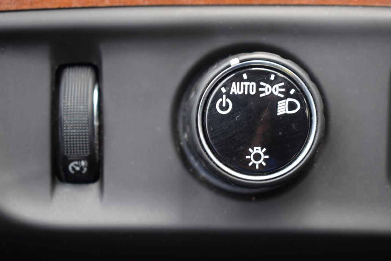 Cadillac Escalade ESV 2WD Luxury 2017