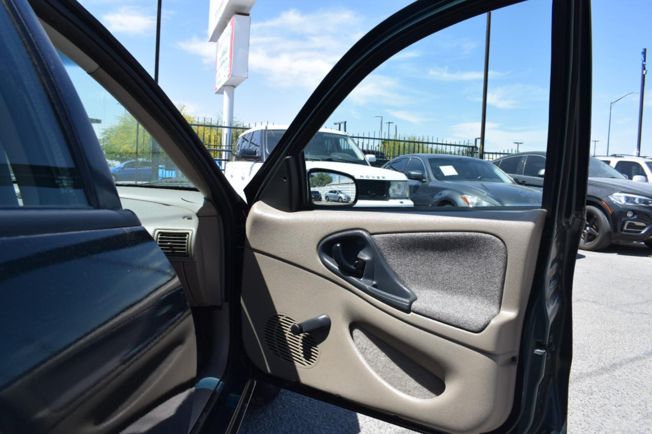 Chevrolet Cavalier Sedan 2003