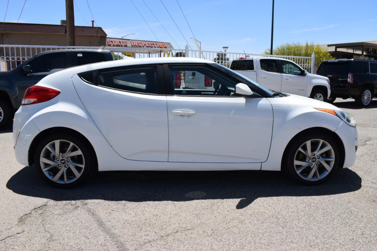 Hyundai Veloster Base 6MT 2016