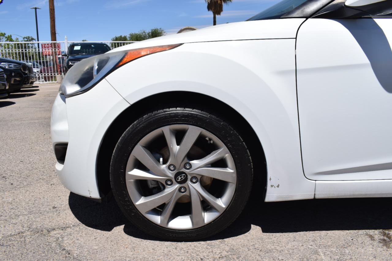 Hyundai Veloster Base 6MT 2016