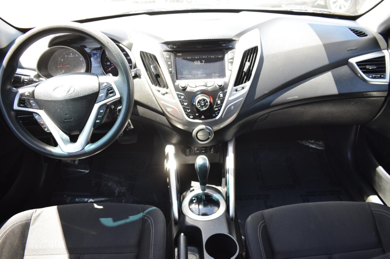 Hyundai Veloster Base 6MT 2016