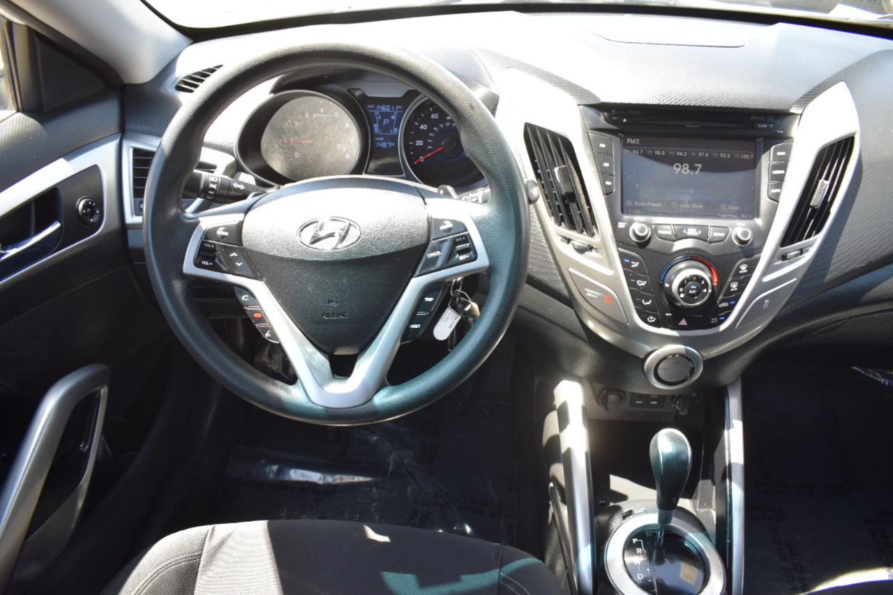 Hyundai Veloster Base 6MT 2016
