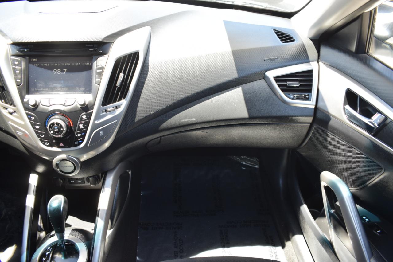 Hyundai Veloster Base 6MT 2016