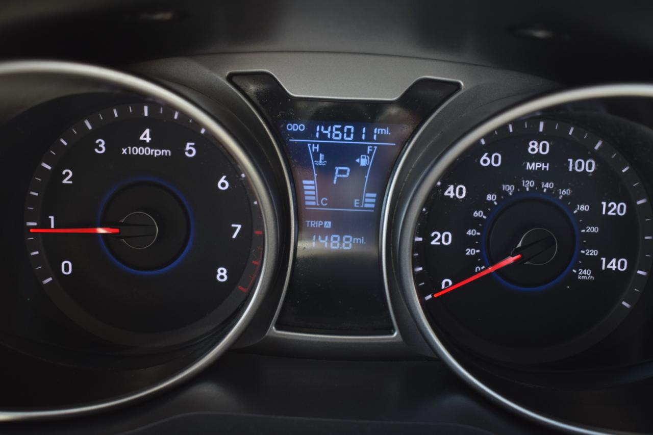 Hyundai Veloster Base 6MT 2016