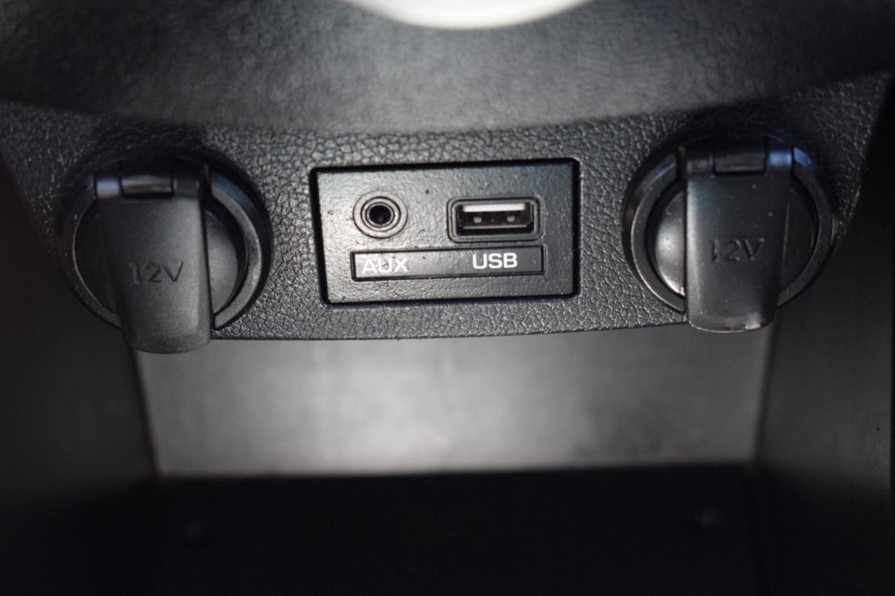 Hyundai Veloster Base 6MT 2016