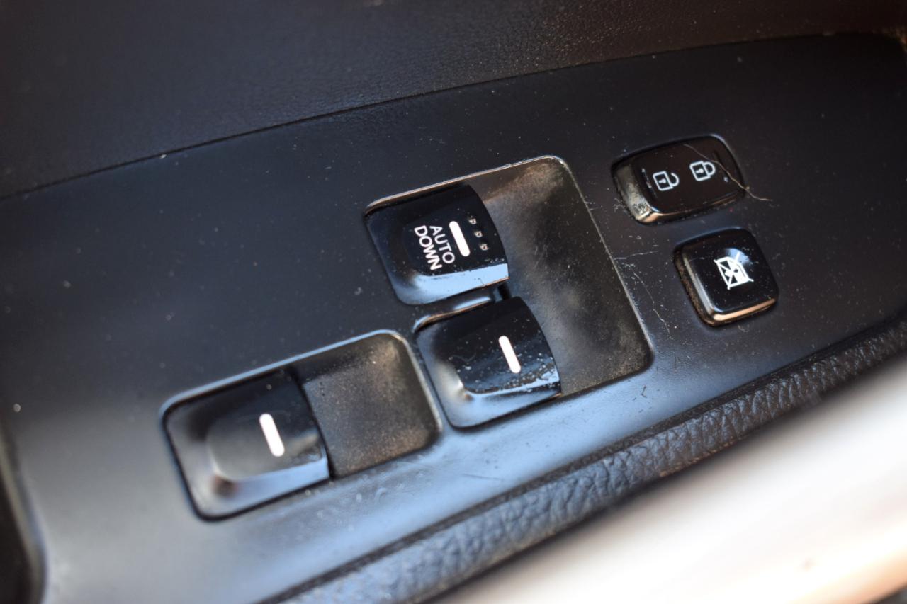 Hyundai Veloster Base 6MT 2016