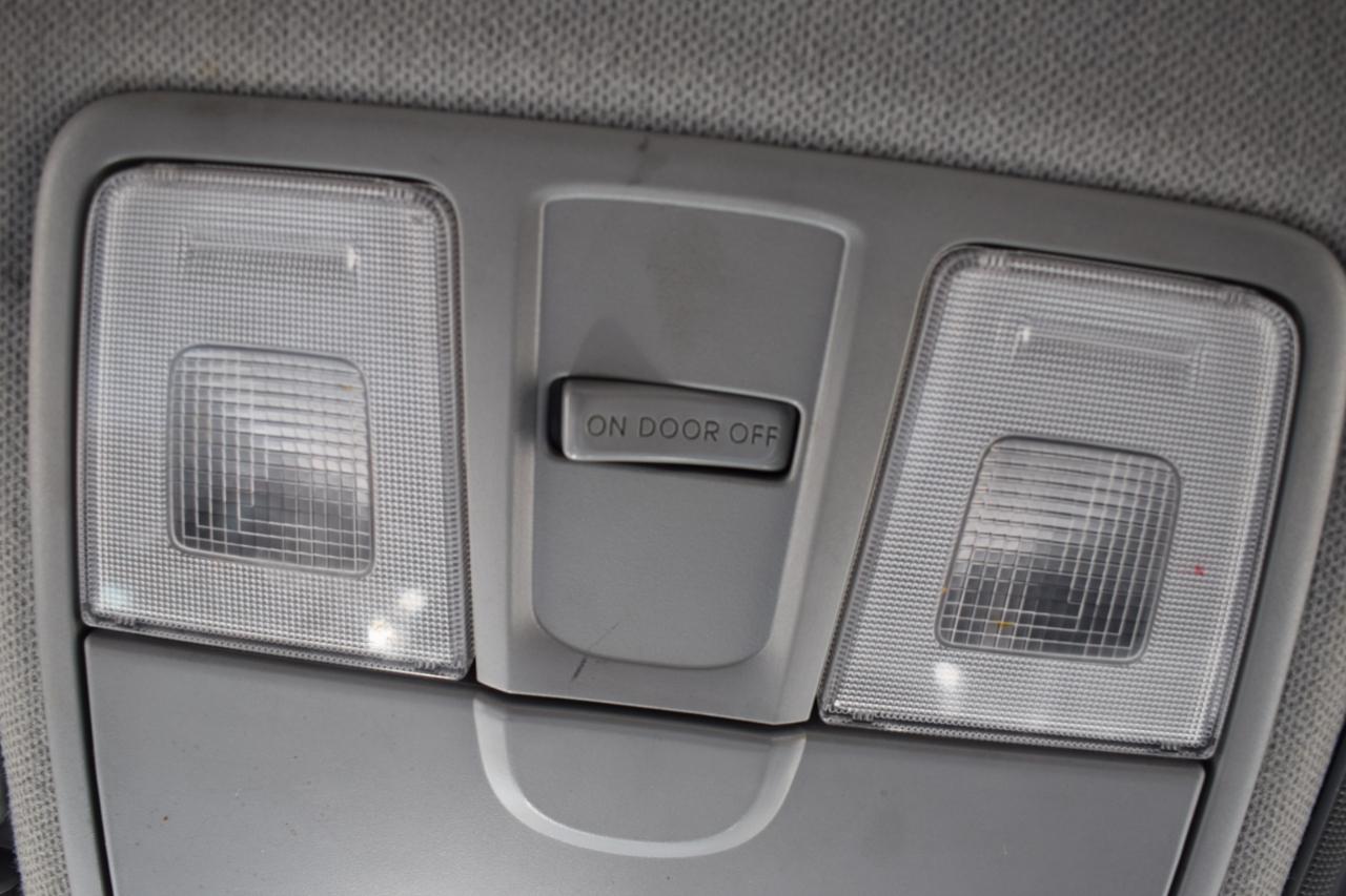 Hyundai Veloster Base 6MT 2016