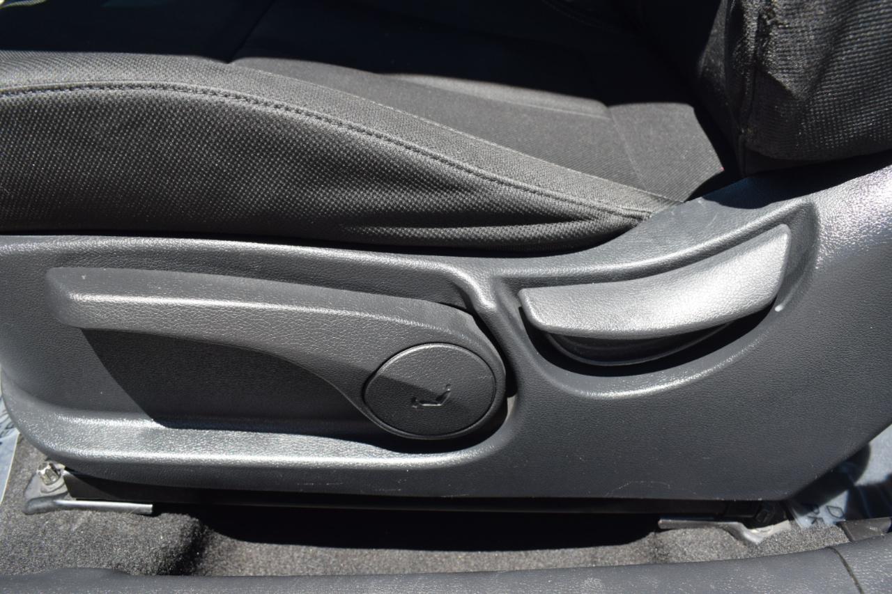 Hyundai Veloster Base 6MT 2016