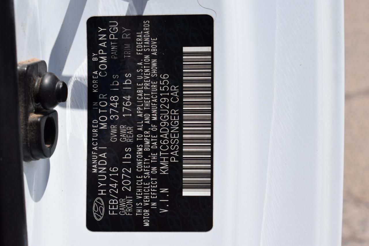 Hyundai Veloster Base 6MT 2016