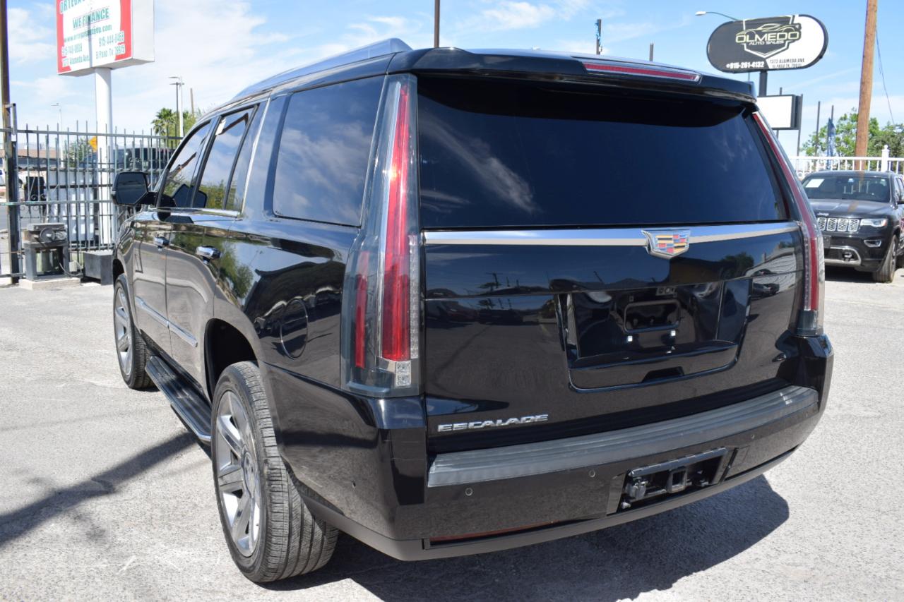 Cadillac Escalade Luxury 2WD 2019