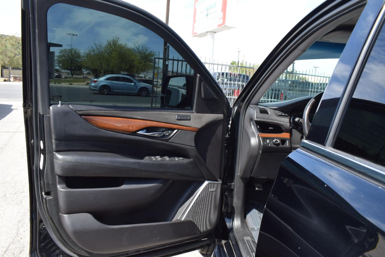 Cadillac Escalade Luxury 2WD 2019