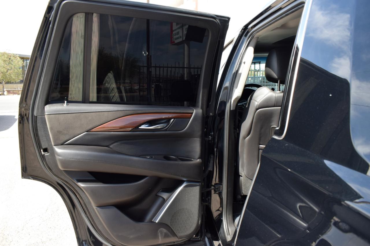 Cadillac Escalade Luxury 2WD 2019