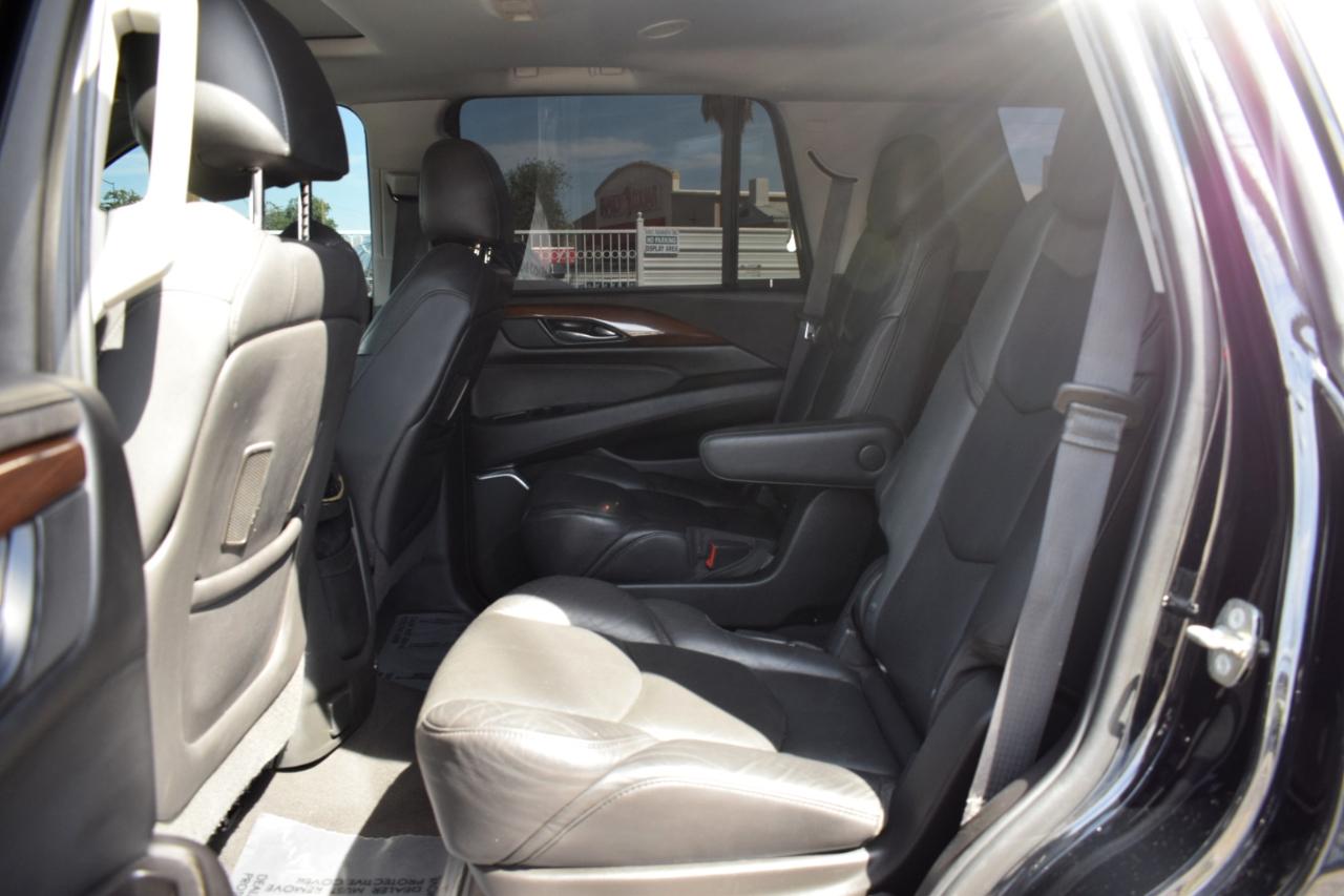 Cadillac Escalade Luxury 2WD 2019