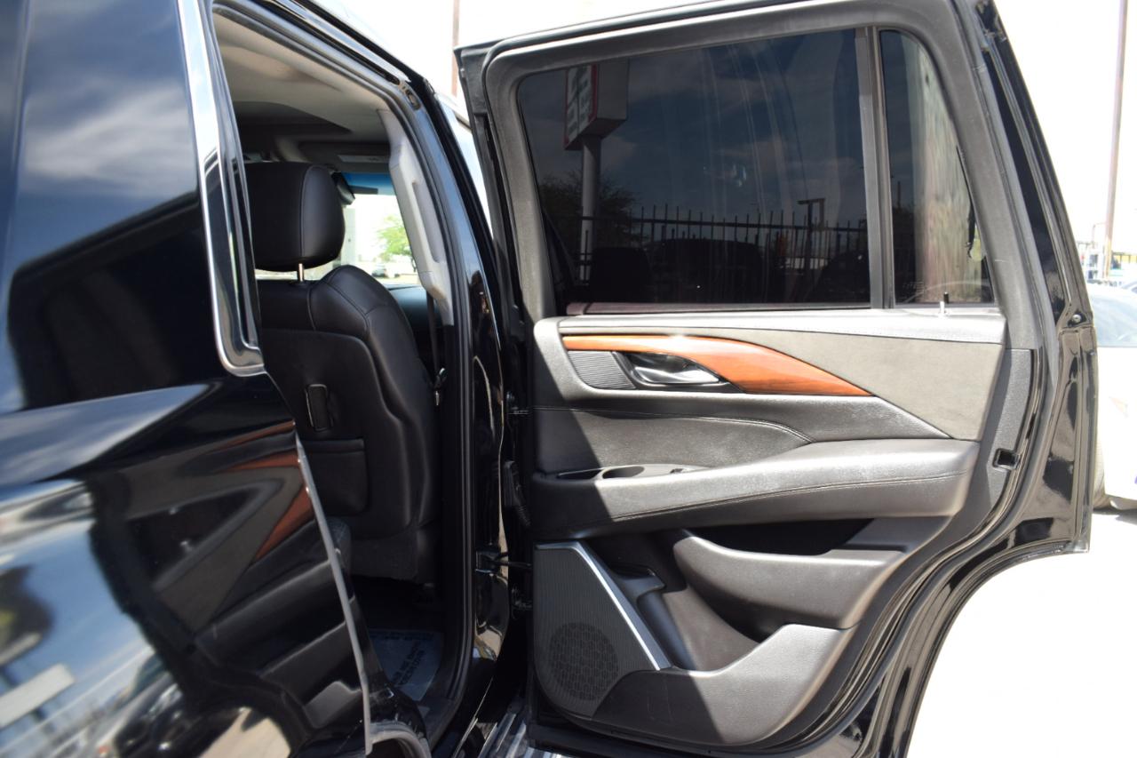 Cadillac Escalade Luxury 2WD 2019