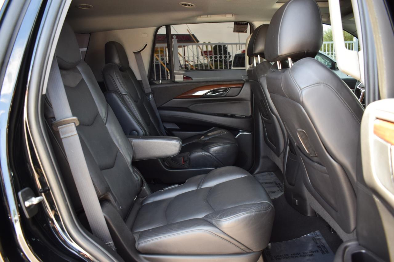 Cadillac Escalade Luxury 2WD 2019