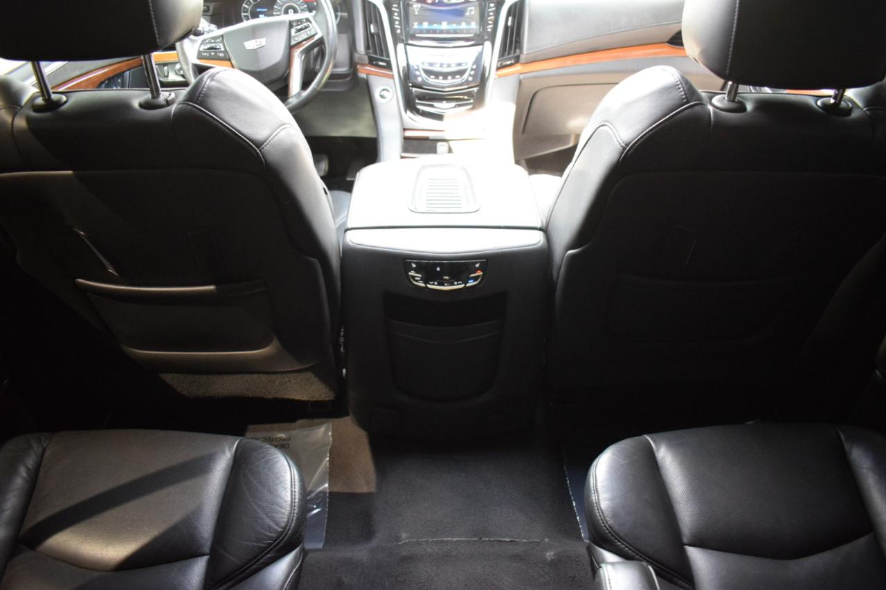 Cadillac Escalade Luxury 2WD 2019