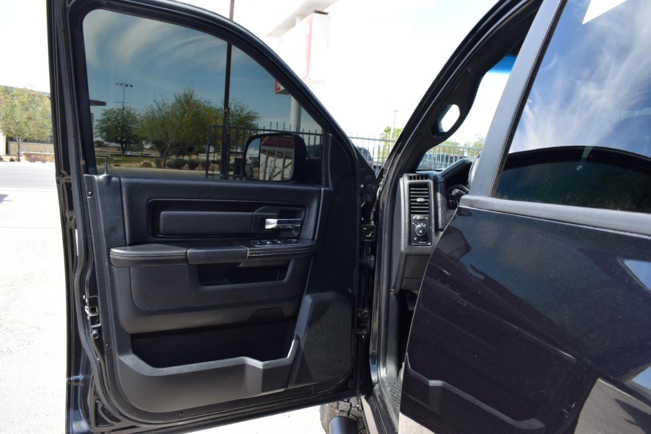 RAM 1500 Rebel Crew Cab SWB 4WD 2017