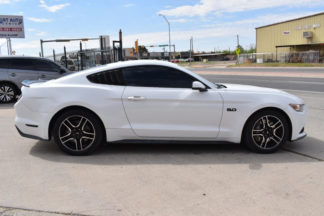 Ford Mustang GT Premium Coupe 2016