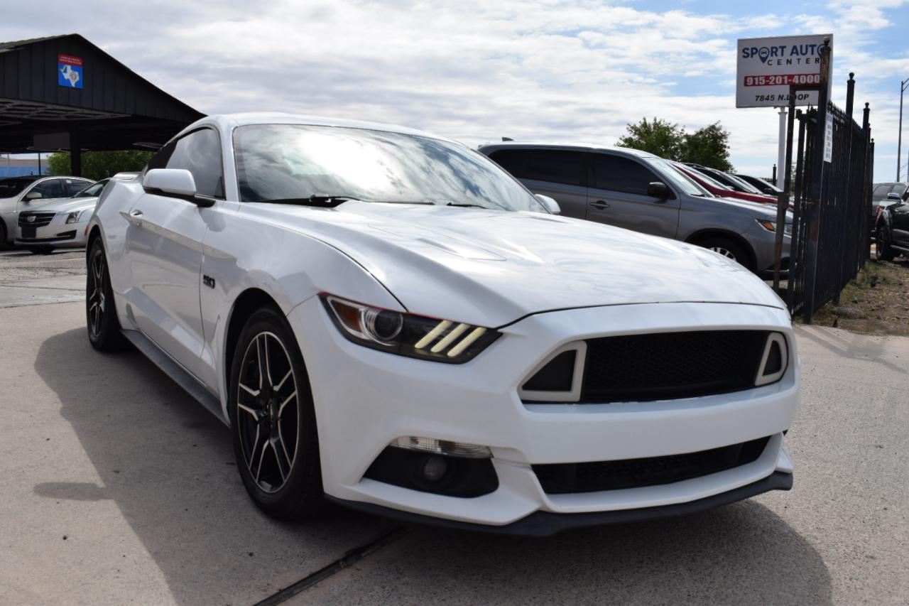Ford Mustang GT Premium Coupe 2016