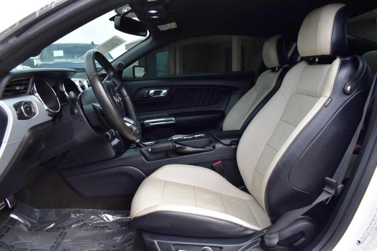 Ford Mustang GT Premium Coupe 2016