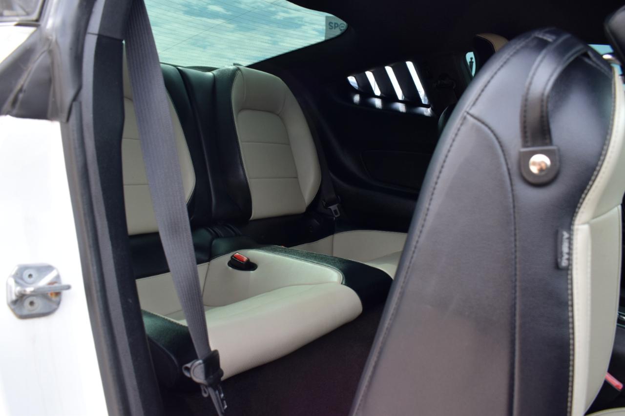 Ford Mustang GT Premium Coupe 2016