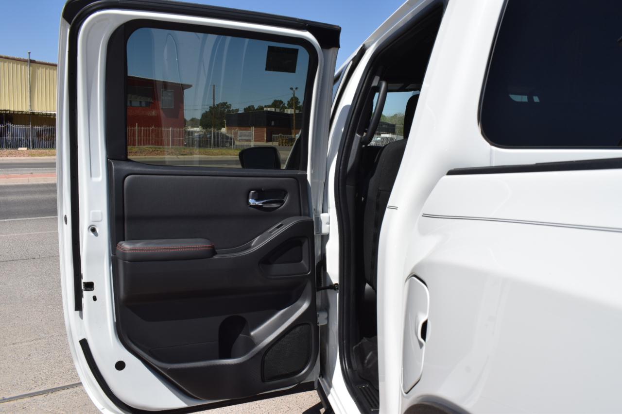 Nissan Frontier PRO-4X Crew Cab 5AT 4WD 2023