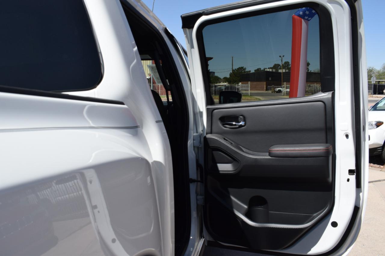 Nissan Frontier PRO-4X Crew Cab 5AT 4WD 2023