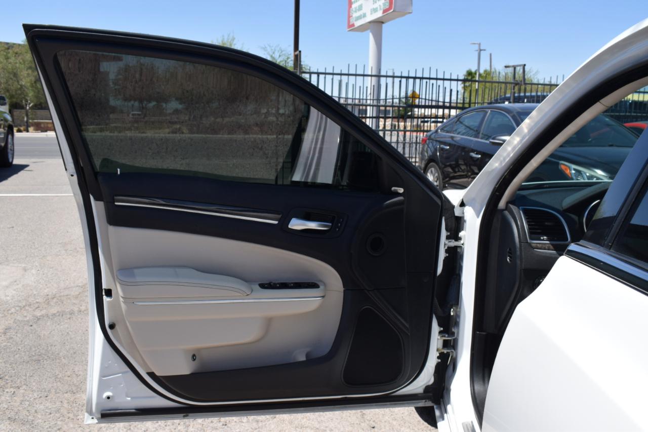 Chrysler 300 Limited RWD 2018
