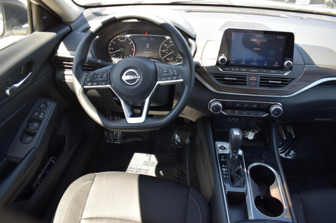 Nissan Altima 2.5 SV 2024