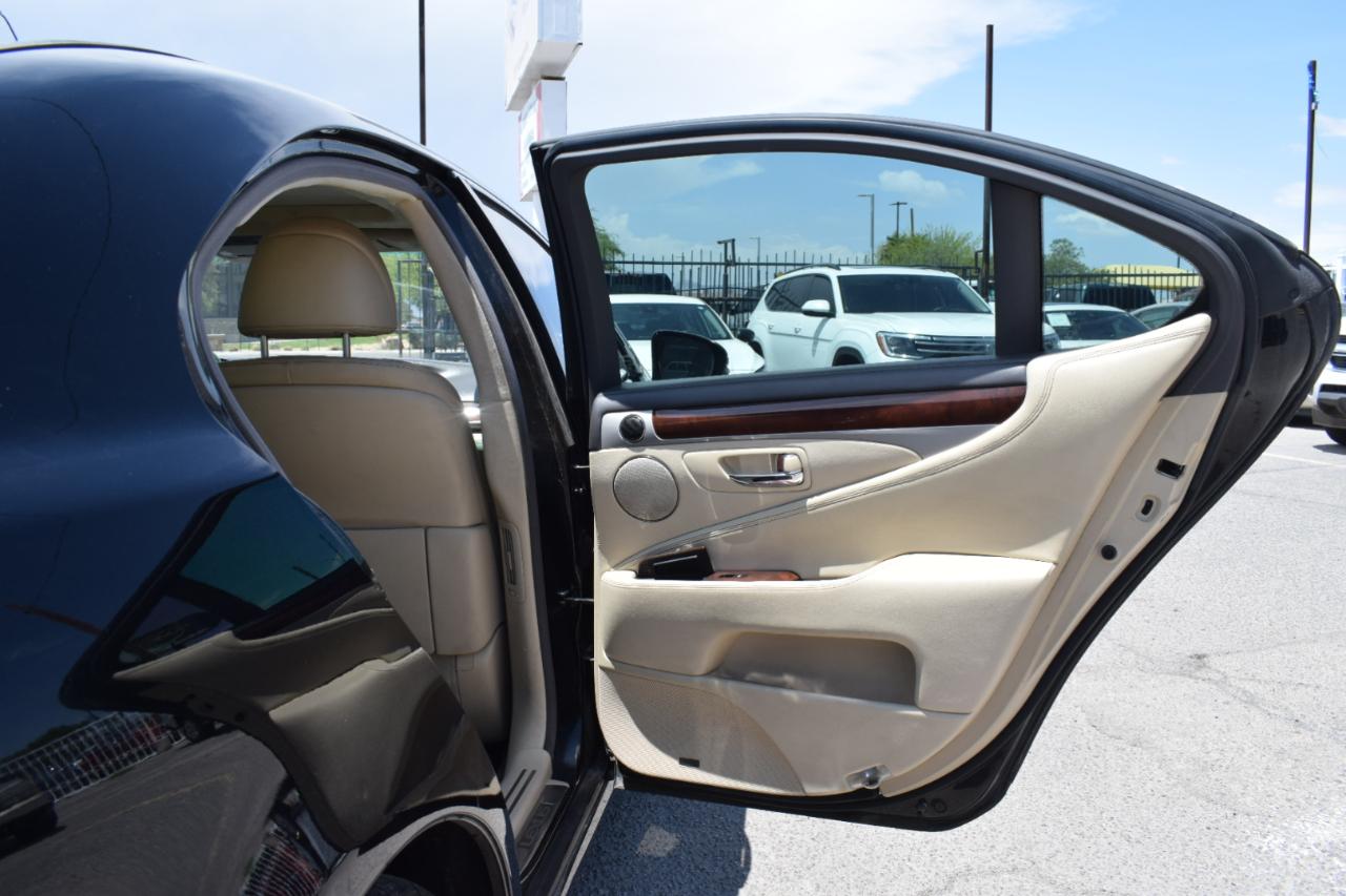 Lexus LS 460 Luxury Sedan 2015