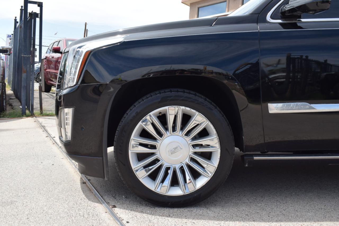 Cadillac Escalade ESV 2WD Platinum 2017
