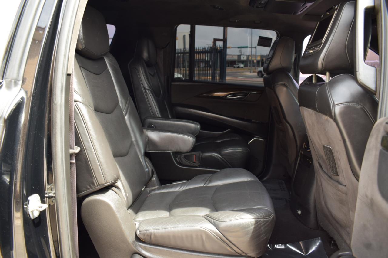 Cadillac Escalade ESV 2WD Platinum 2017