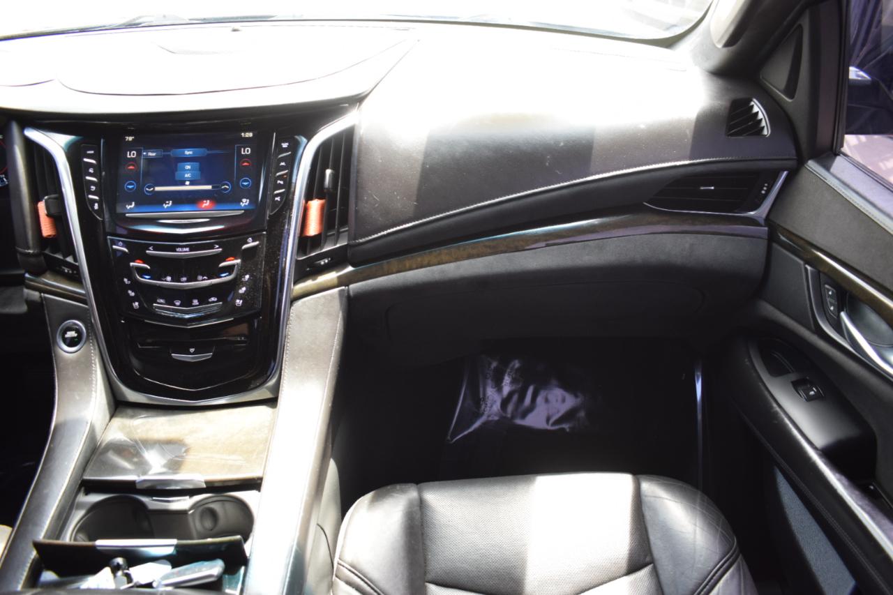 Cadillac Escalade ESV 2WD Platinum 2017