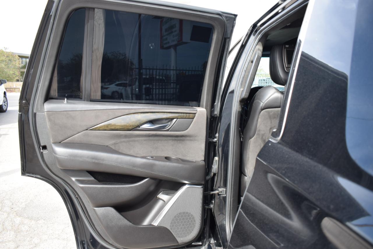 Cadillac Escalade Platinum 4WD 2016
