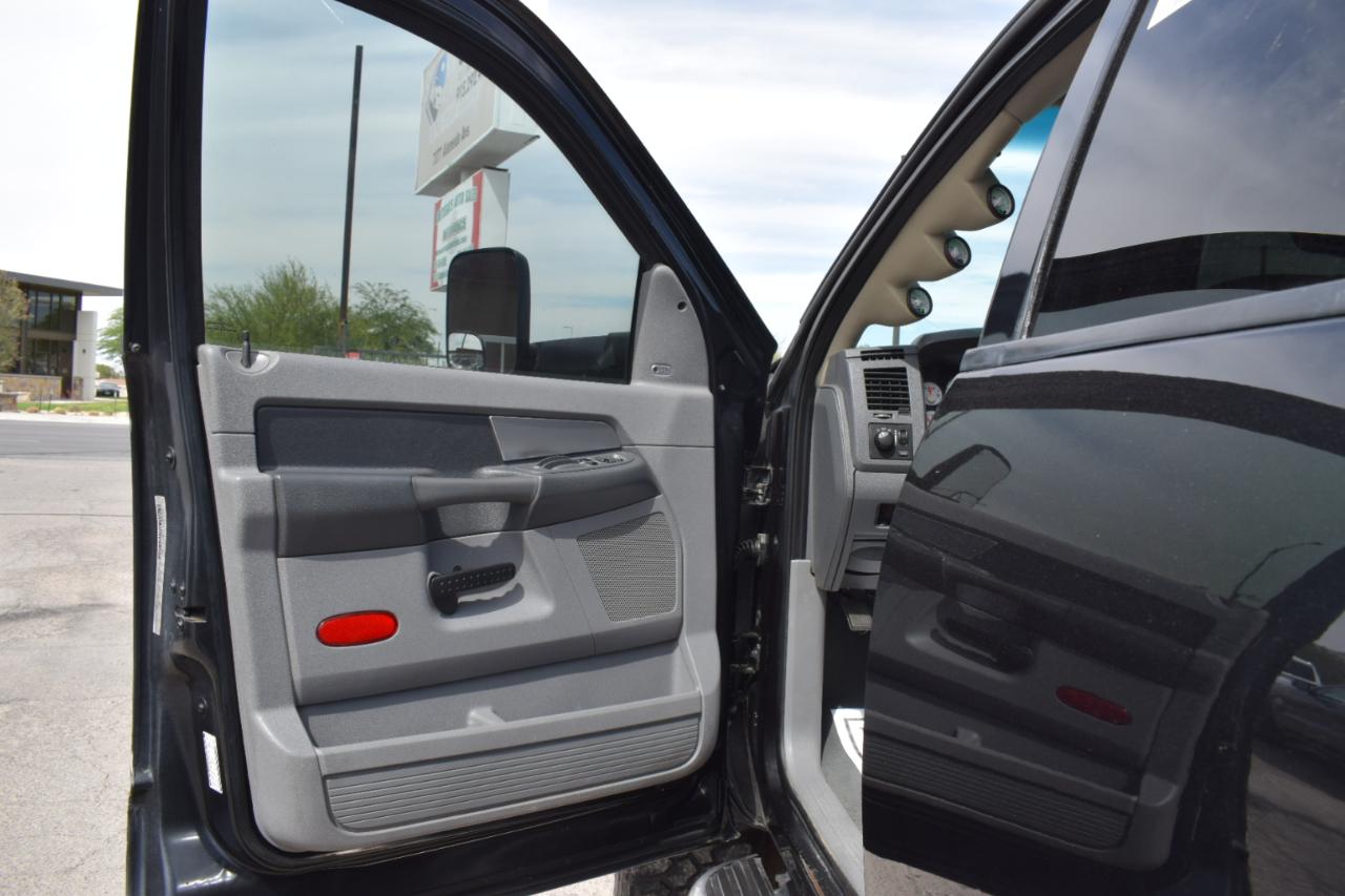 Dodge Ram 2500 SXT Mega Cab 4WD 2009