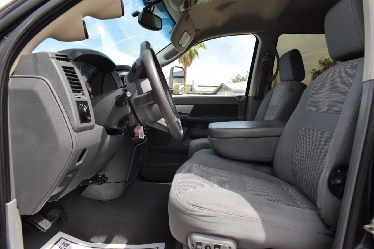 Dodge Ram 2500 SXT Mega Cab 4WD 2009