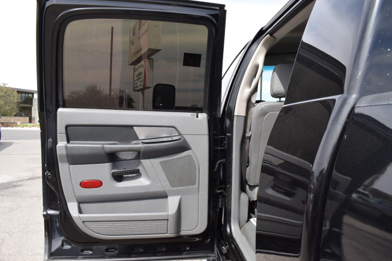 Dodge Ram 2500 SXT Mega Cab 4WD 2009