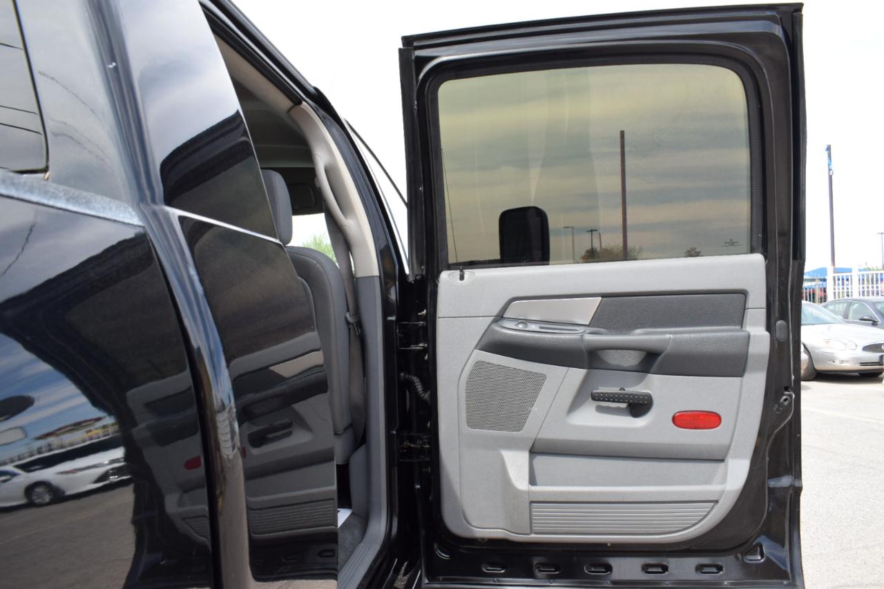 Dodge Ram 2500 SXT Mega Cab 4WD 2009