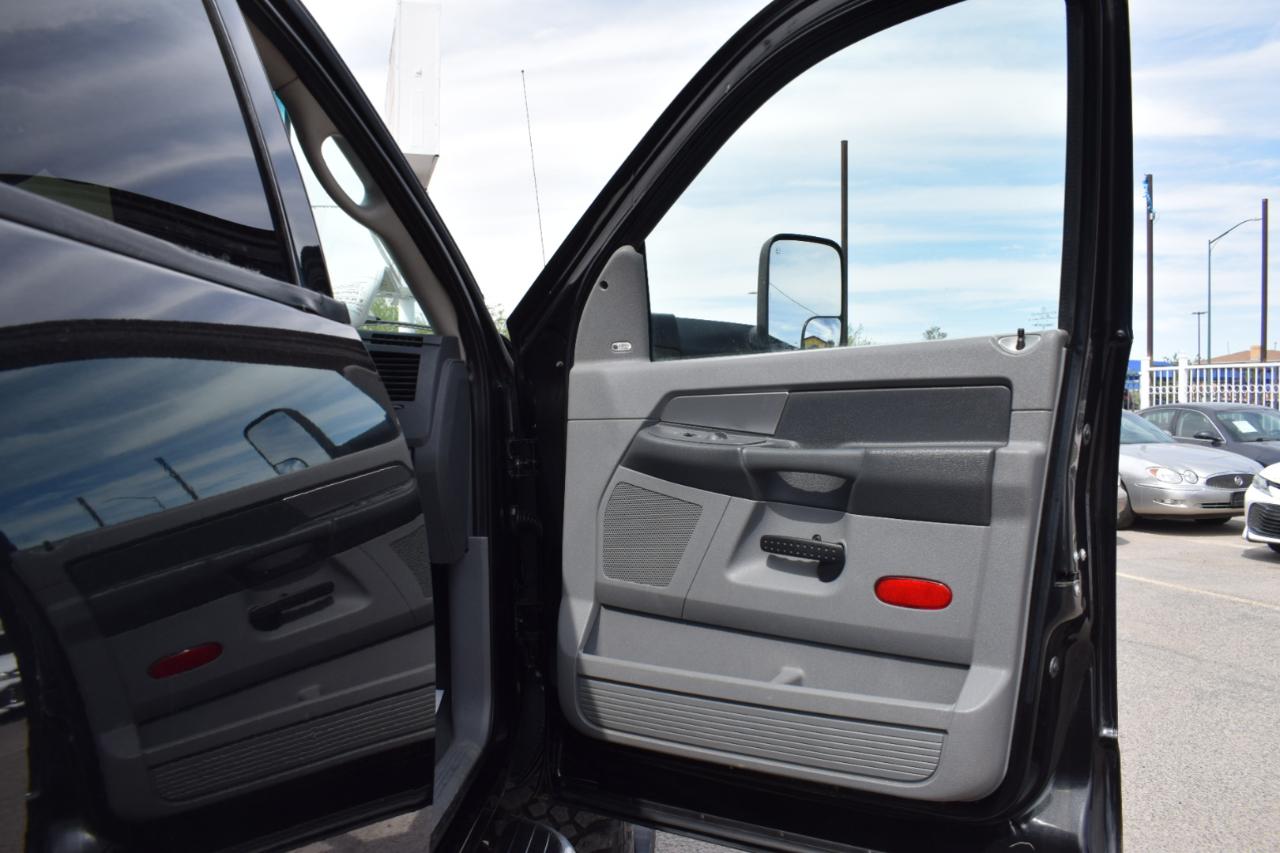 Dodge Ram 2500 SXT Mega Cab 4WD 2009